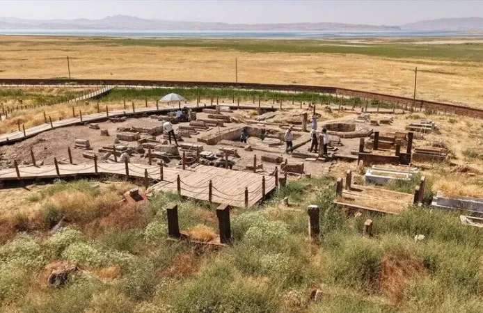 Van'da Çelebibağı Selçuklu Mezarlığı'ndaki tarihi taşlar restore ediliyor
