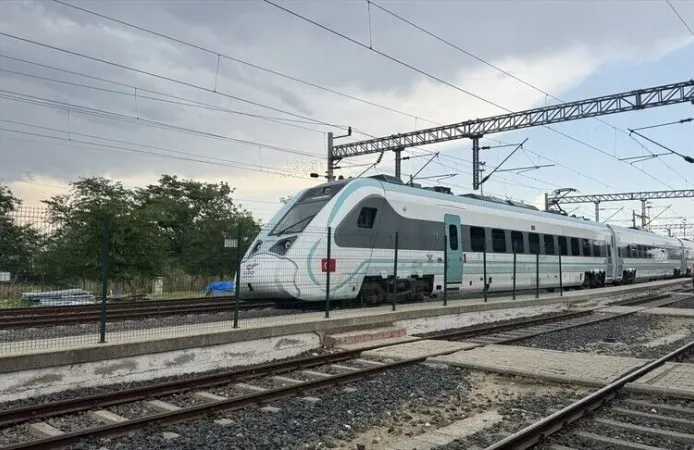 Milli Elektrikli Tren, Halkalı-Uzunköprü hattında hizmete başladı