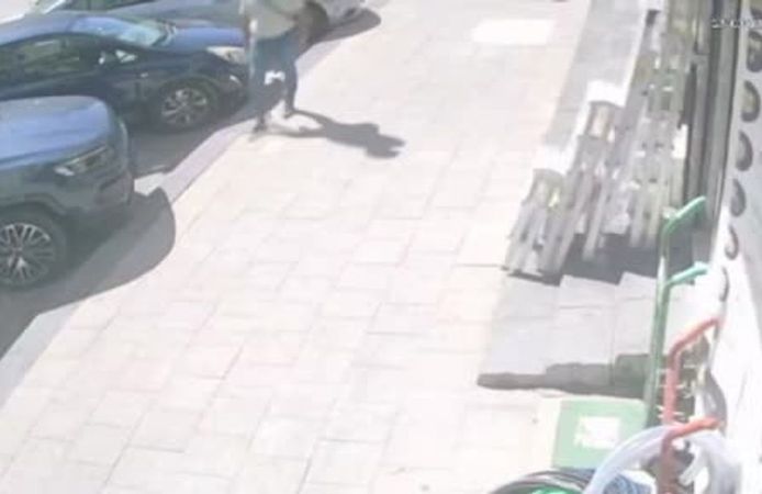 Karaman'da Akıl Almaz Olay... Yangın Çıkış Kapısı Üstüne Düştü! İşte Detaylar...