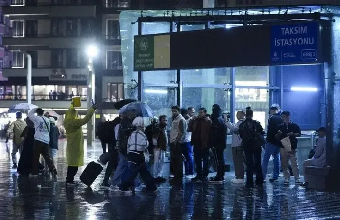 İstanbul'un bazı bölgelerinde sağanak etkili oldu!