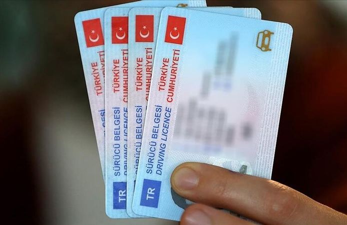 Esenyurt'ta trafik tartışmasına karışan sürücünün ehliyeti daimi iptal edildi!