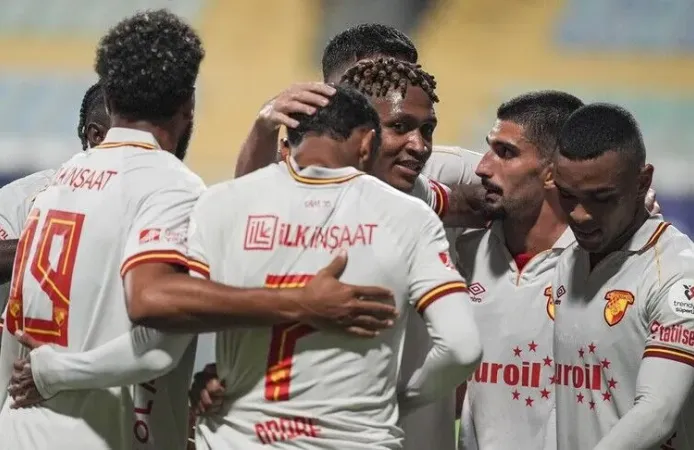 Göztepe, Eyüpspor deplasmanında 3 puanı 4 golle aldı