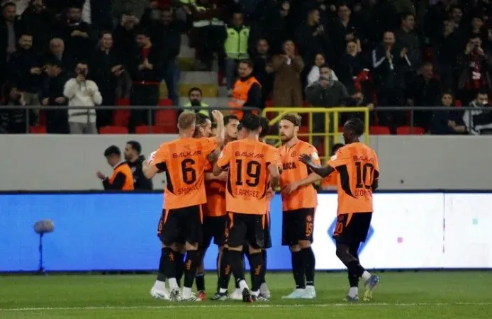 Çorum FK sahasında Rizespor’u 2-1 yendi