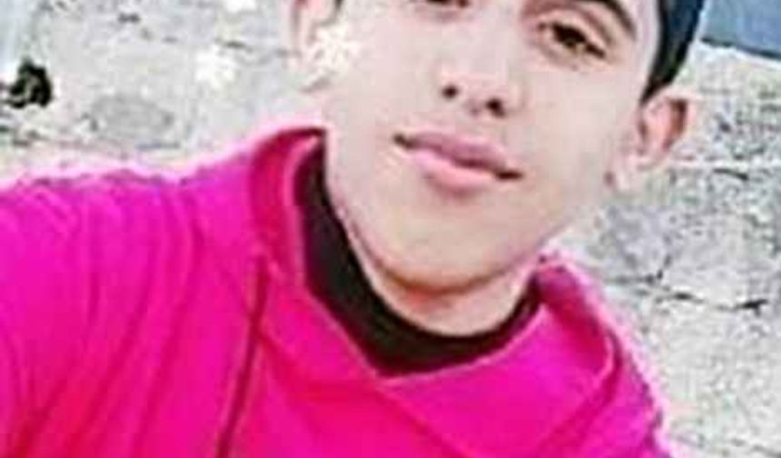 Mustafa Ubeyd aynı saldırılarda 10 Mayıs akşamı şehit oldu. Mustafa 16 yaşındaydı.