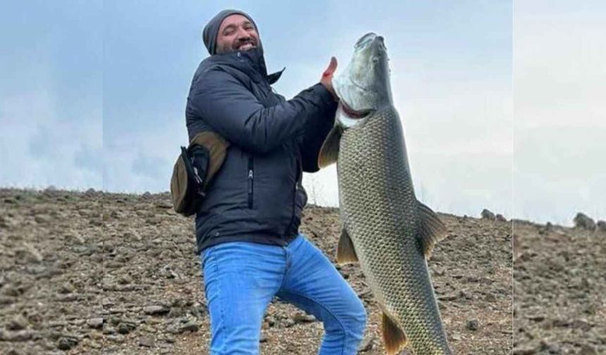 Amatör balıkçı, 1.16 metre boyunda turna balığı tuttu