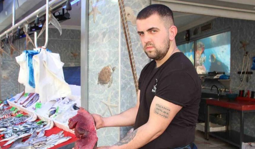 Dev orkinos görenleri hayrete düşürdü