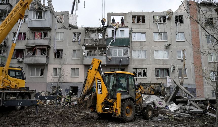 Rusya'nın Slovyansk'a yönelik füze saldırılarında ölenlerin sayısı 9'a yükseldi