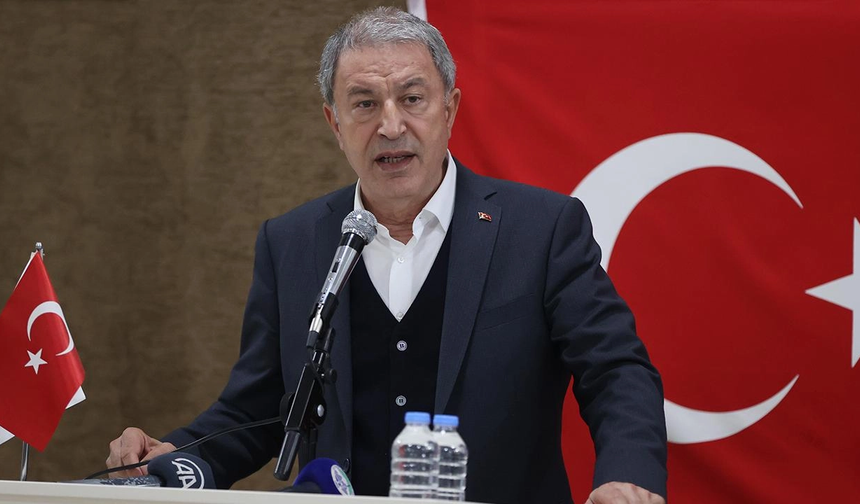 Bakan Akar "Bazıları 'Biz terörist elebaşını tahliye edeceğiz', 'Teröristlere hak, imkan vereceğiz, bunları affedeceğiz' diyorlar; teröristleri cesaretlendiriyorlar"