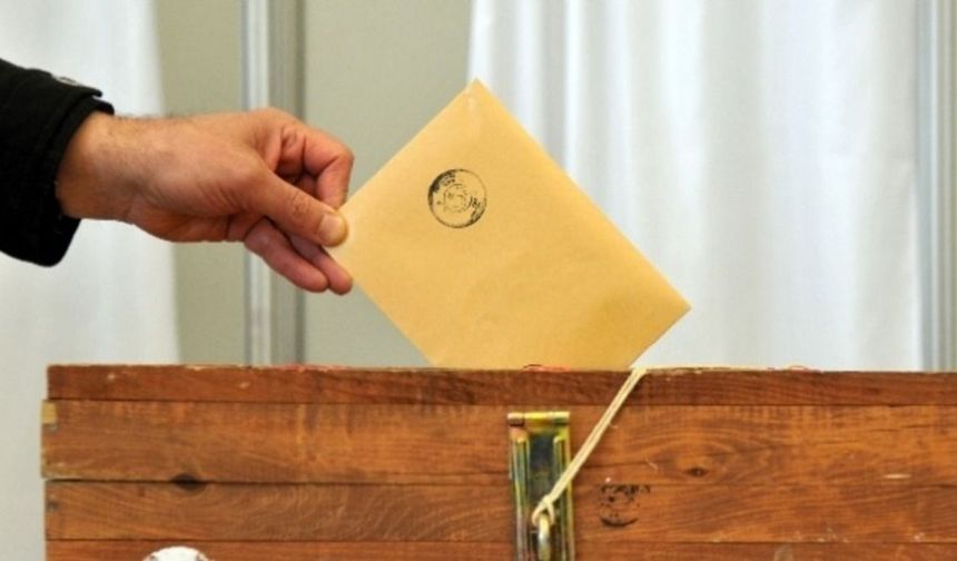 <p><span>Seçmenlerin yüzde 50,6 oranla 30 milyon 710 bin 790'ı kadın, yüzde 49,4 oranla 29 milyon 987 bin 53'ü ise erkek. </span></p>