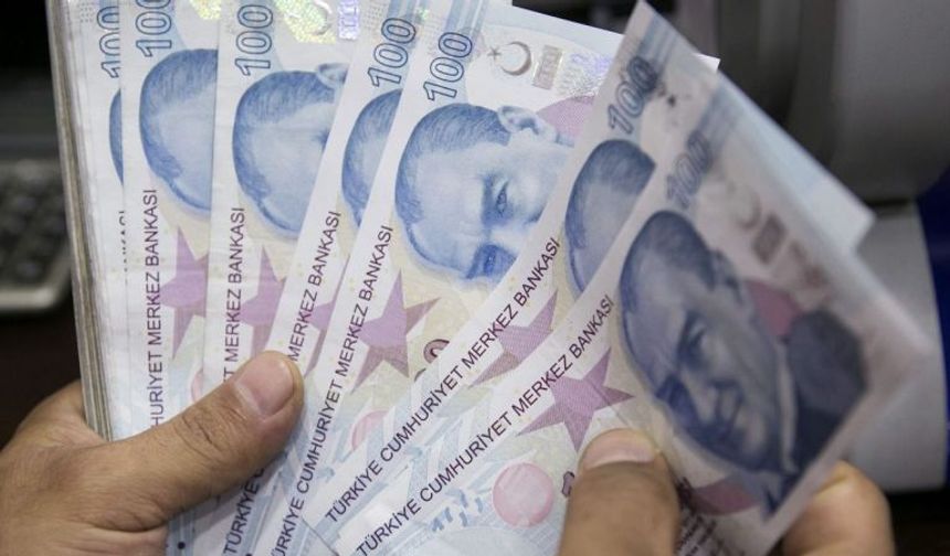 <p><span>Milyonlar emekli ve asgari ücret zammını heyecanla beklerken, enflasyon rakamlarıyla yeni yılda alınacak zam da netleşmeye başladı.</span></p>