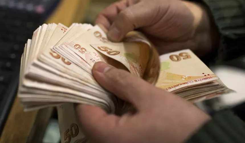 Asgari ücret için zam maratonu başlıyor. Asgari Ücret Tespit Komisyonu, yeni yılda geçerli olacak asgari ücret için ilk toplantıyı 1 Aralık'ta yapacak.