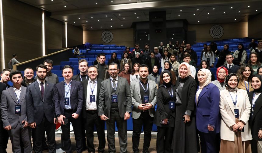 Uluslararası Dijital Girişimcilik Zirvesi gerçekleştirildi