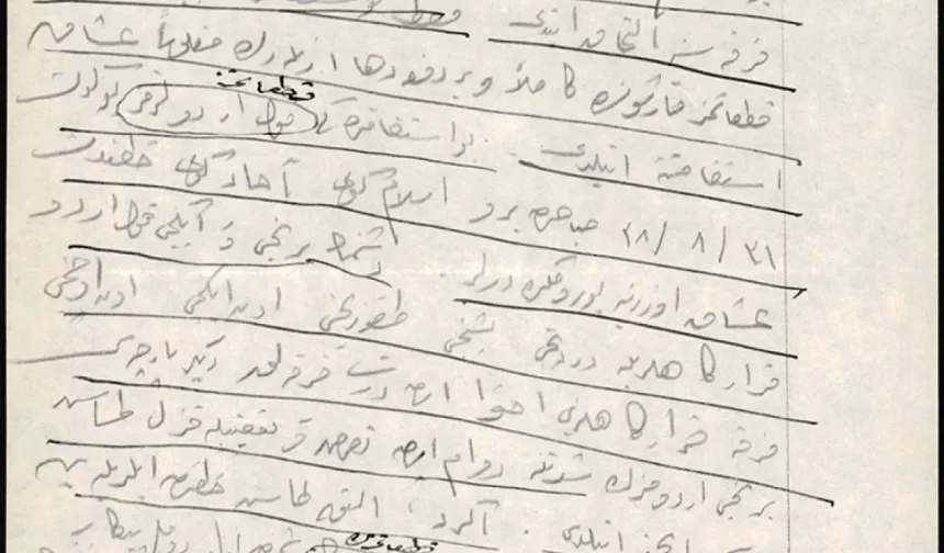 SAVAŞTA YAŞANANLARI ANLATTI
Mustafa Kemal Paşa, 31 Ağustos sabahı cephede yaşananları şöyle anlattı: "Düşmanın dört fırklık diğer kısmı, Birinci Ordumuzla süregelen taarruz karşısında Kızıltaş Deresi'ne itildi. Eğret–Altıntaş hattından ilerleyen birliklerimiz, Dumlupınar mevzilerini düşmandan önce tutuldu. Süvarilerimiz savaş meydanının kuzeybatıya giden yollarına hakim oldu. Kızıltaş Deresi'nde sıkışan düşman, gece boyunca savunma yaptı. Güneşin batışıyla birlikte, bu hattı saran birliklerimiz düşmana hücum etti. Hezimete uğrayan düşman, her şeyini bırakarak derelere ve ormanlara kaçtı; yüzlercesi teslim olmaya başladı."