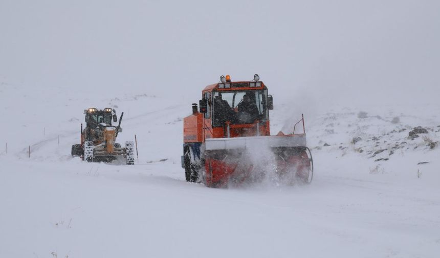 Van'da kapanan yollar için çalışma başlatıldı