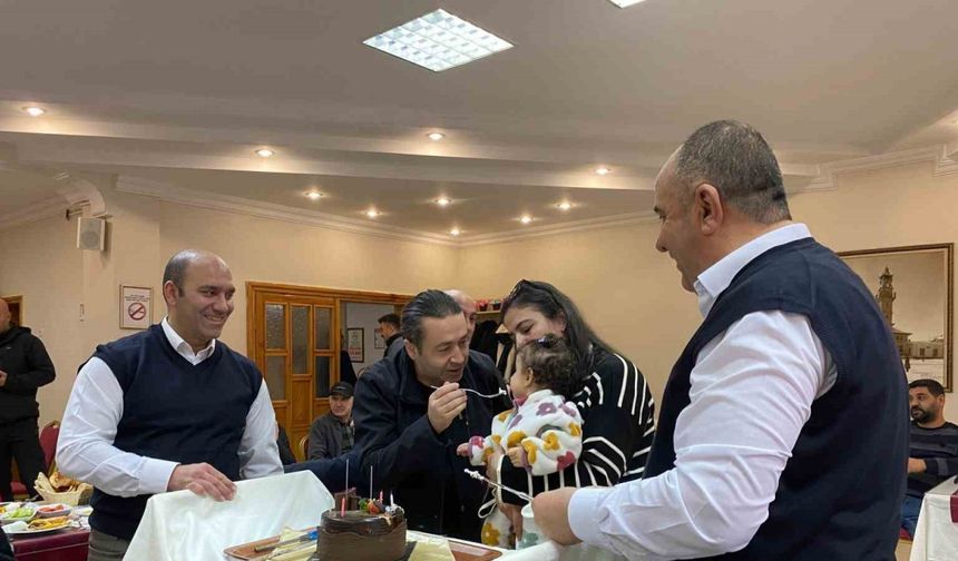 Gazeteci anne babanın Gazeteciler Günü’nde doğan bebeği