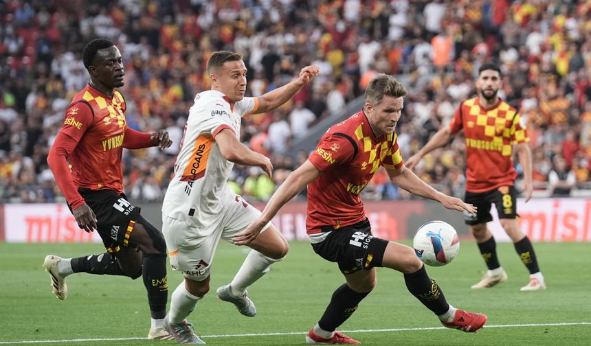 Şampiyon Galatasaray İzmir’de de kazandı: Göztepe’yi 2-0 mağlup etti
