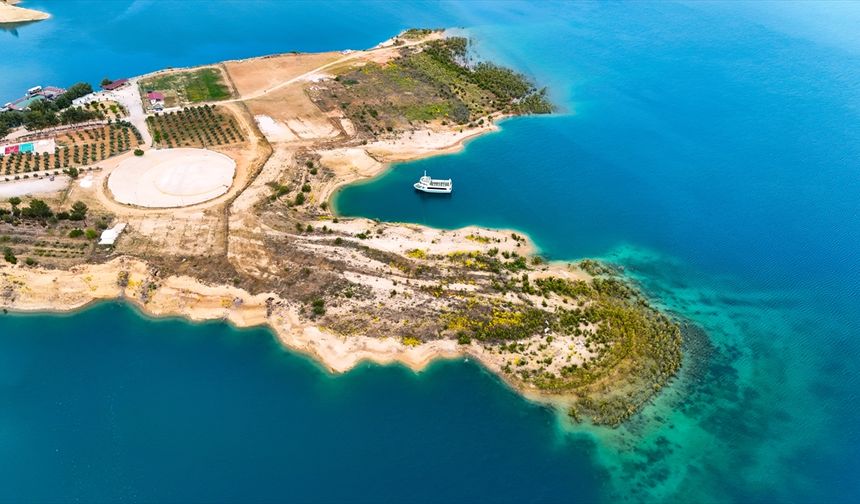 Burası ne Muğla ne Antalya: Karaman'da hayran bırakan turkuaz manzara