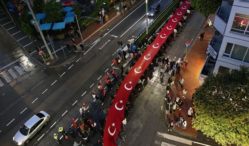 Samsun'da Bayrak Yürüyüşü ve Fener Alayı düzenlendi