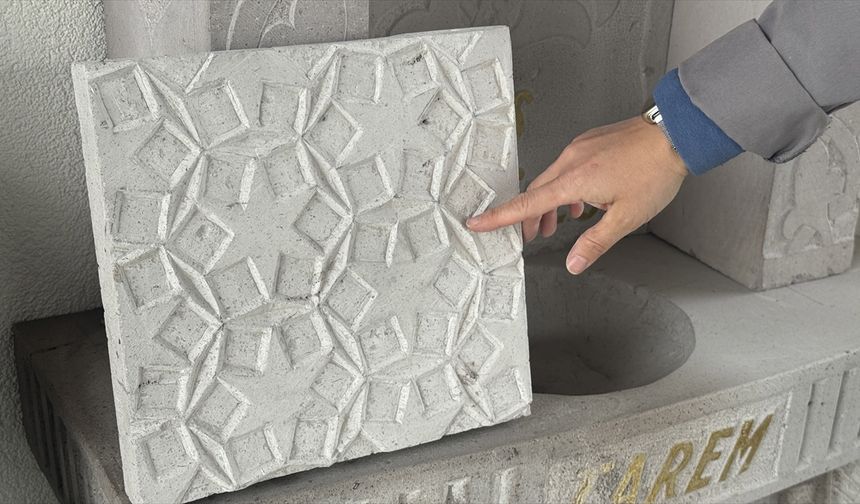 Mimar Sinan'ın eserlerindeki motifleri taşa işliyorlar