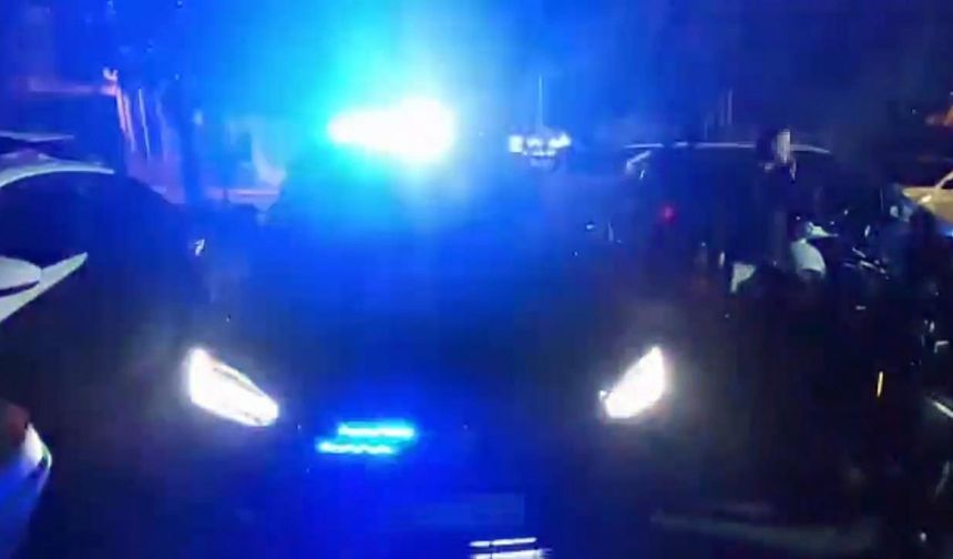 Beyoğlu'nda usulsüz çakar kullanan sürücüye para cezası