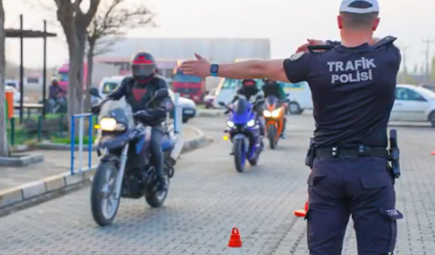 Bakan Yerlikaya duyurdu! Kask takmayan 475 bin motosiklet sürücüsüne işlem yapıldı