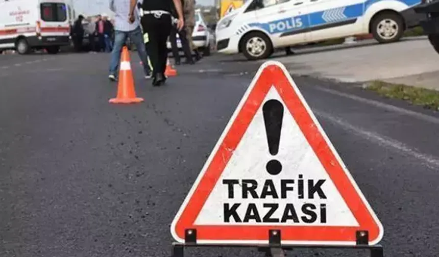 Motosiklet sürücüsü ve eşi feci kazada hayatını kaybetti