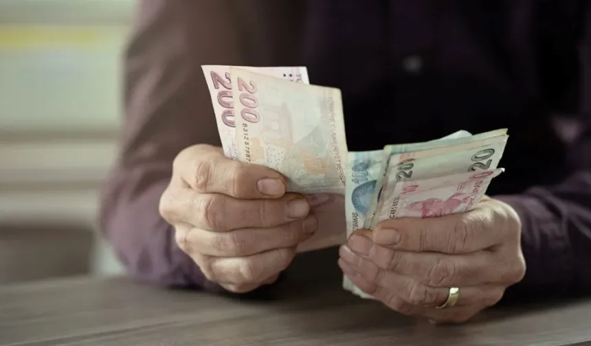 Emekli bayram ikramiyesi ödemeleri bugün başlıyor