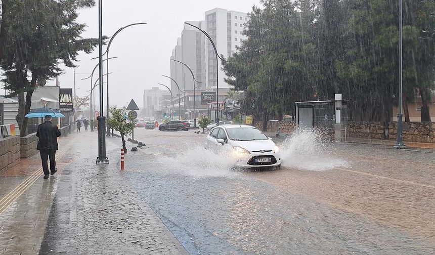 Antalya için yerel kuvvetli yağış uyarısı