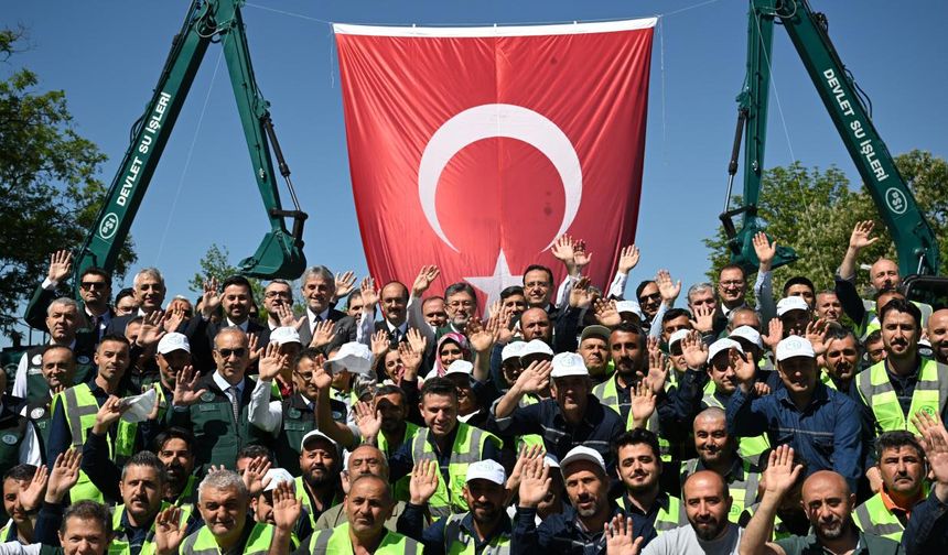 DSİ'nin makine parkının yeni araçları törenle teslim alındı