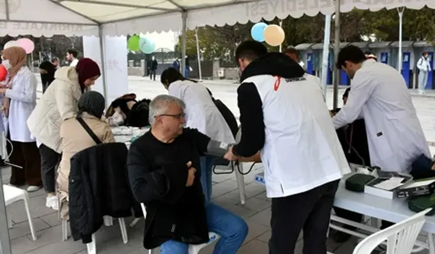 Elazığ'da "Genç Yeryüzü Doktorları" vatandaşları sağlık taramasından geçirdi