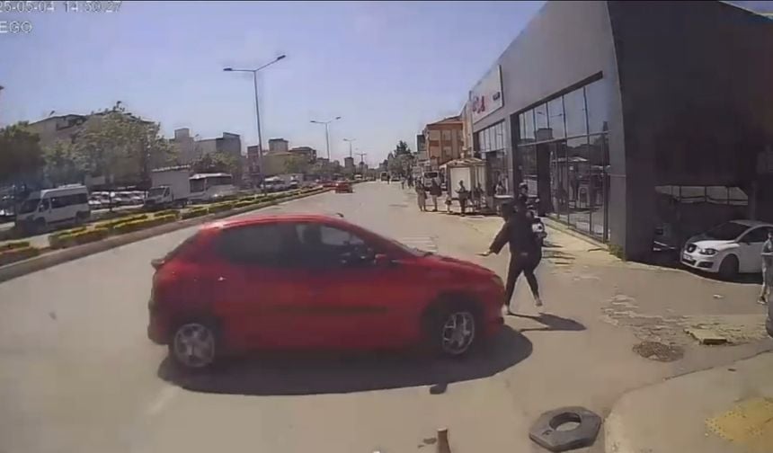 Ataşehir'de kaza: Kadın metrelerce savruldu