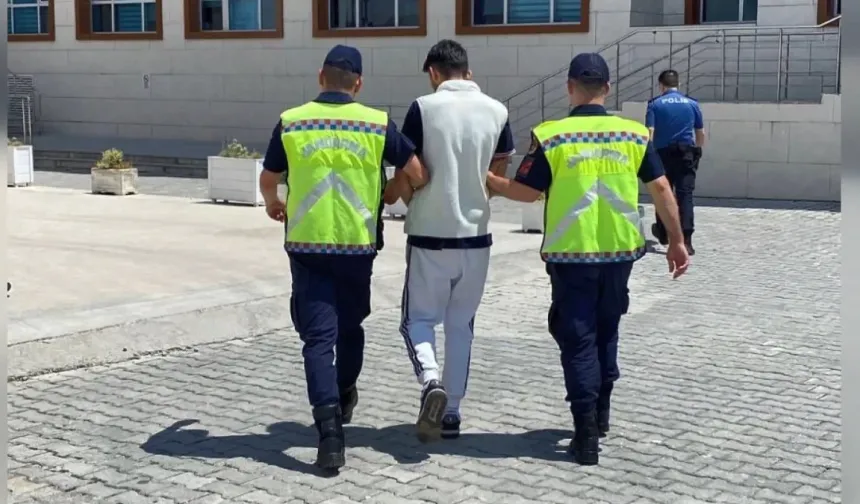 Yalova'da telefonla aradığı kadını dolandırdı