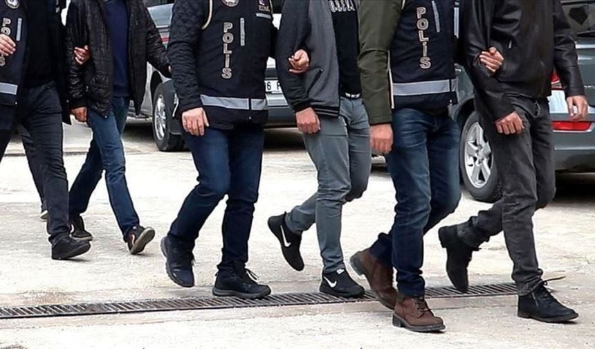 İstanbul'da FETÖ operasyonu: 8 şüpheli yakalandı
