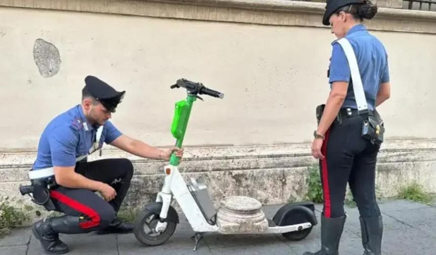 Alman turist, antik Roma eserini e-scooter ile kaçırdı, İtalyan polisi kovaladı
