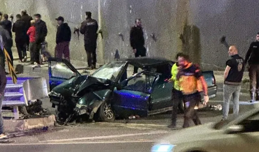 Zonguldak'ta kaza: Refüje çarpan otomobilde 1’i ağır 4 kişi yaralandı