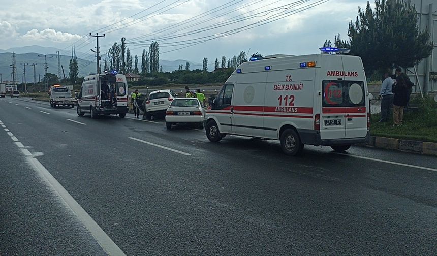 Kastamonu'da iki araç çarpıştı: Beş yaralı