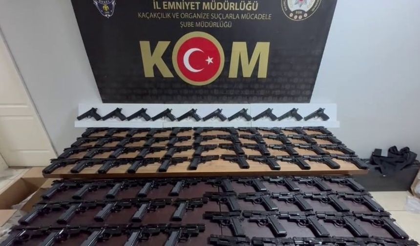 Sakarya'da kaçakçılık operasyonu: Piyasa değeri 5 milyon TL olan silah yakalandı