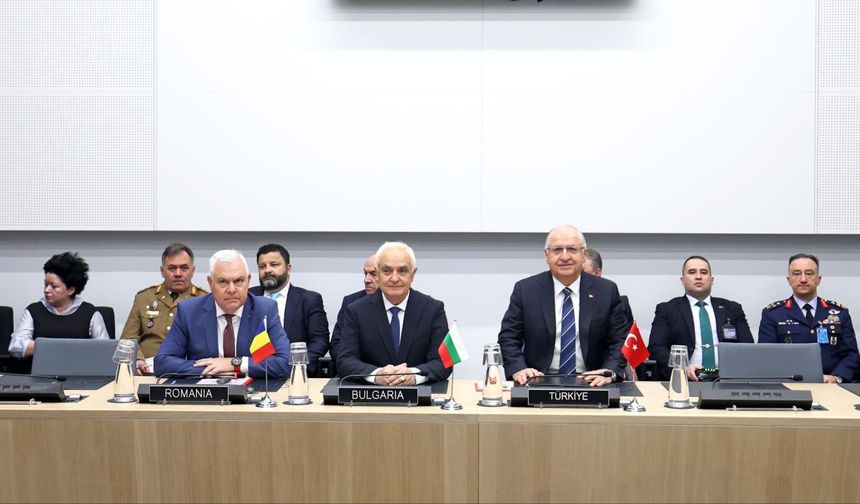 Milli Savunma Bakanı Güler, Bulgar ve Rumen mevkidaşlarıyla bir araya geldi