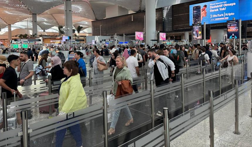 İstanbul'daki havalimanlarında Kurban Bayramı yoğunluğu