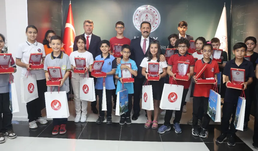 Hataylı 16 öğrenci bursluluk sınavında 500 tam puan aldı