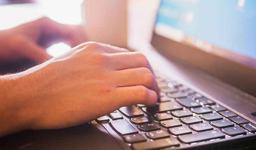 'Aile Yılı'nda TÜRKSAT'tan yeni evlenenlere ücretsiz internet hizmeti