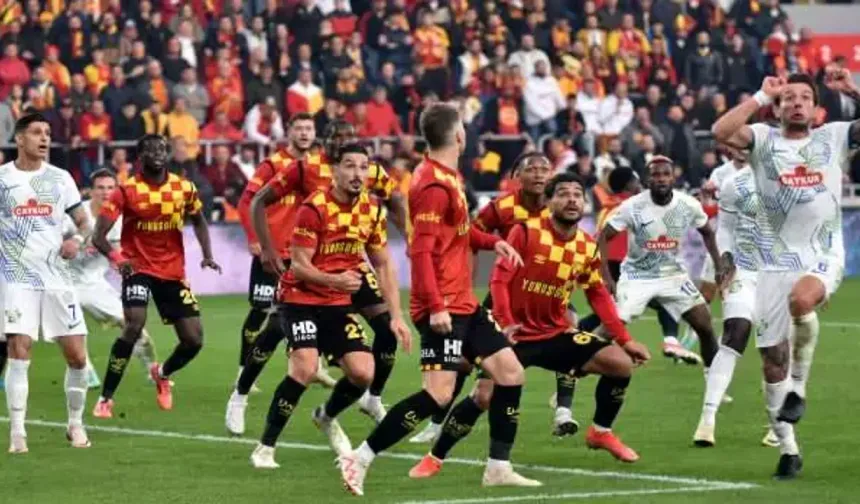 4 yıl boyunca Galatasaray'da oynamıştı: Süper Lig'e tutunamadı, veda etti