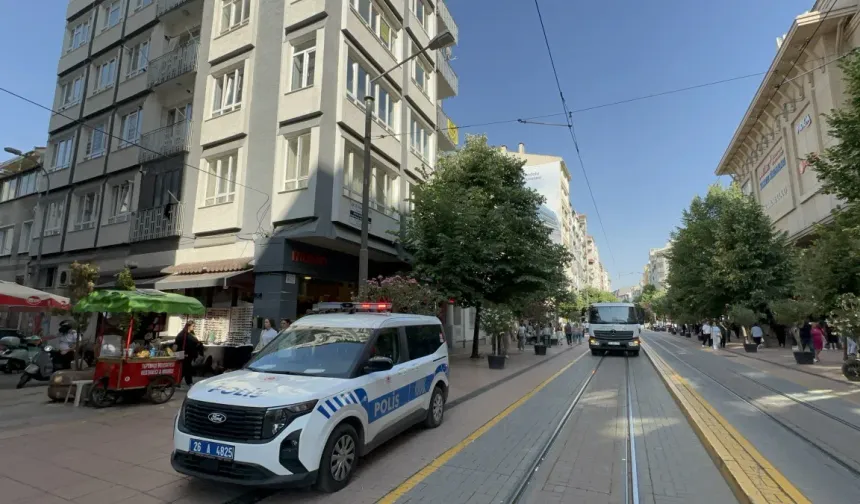 Eskişehir'de haber alınamayan emekli doktor evinde ölü bulundu