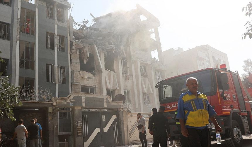 Soykırımcı İsrail ordusu: İran İsrail'e karşı 100’den fazla insansız hava aracı yönlendirdi