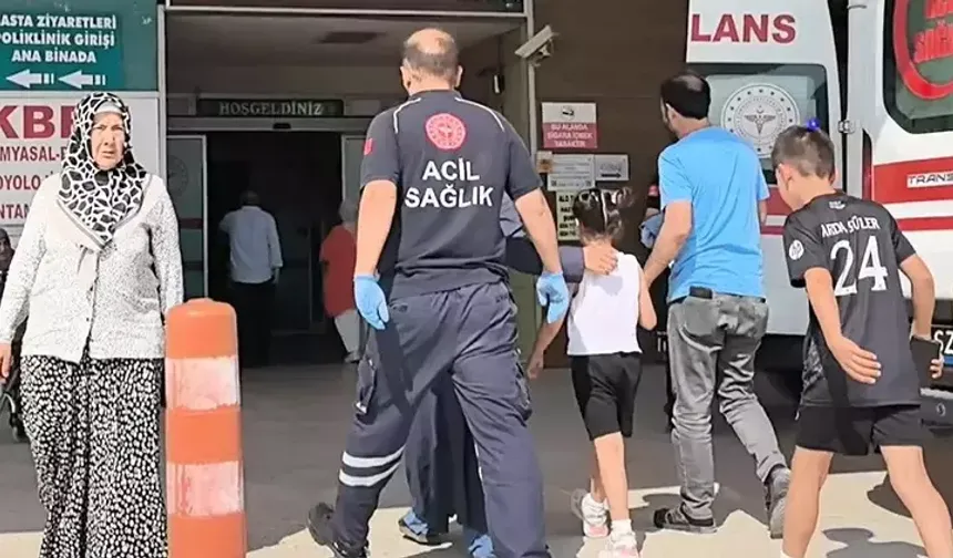 Şaşırta olay! Kumbarasını açmaya çalışırken dilinden yaralandı