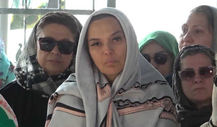 Demet Akalın’ın acı günü! Kuzeni toprağa verildi