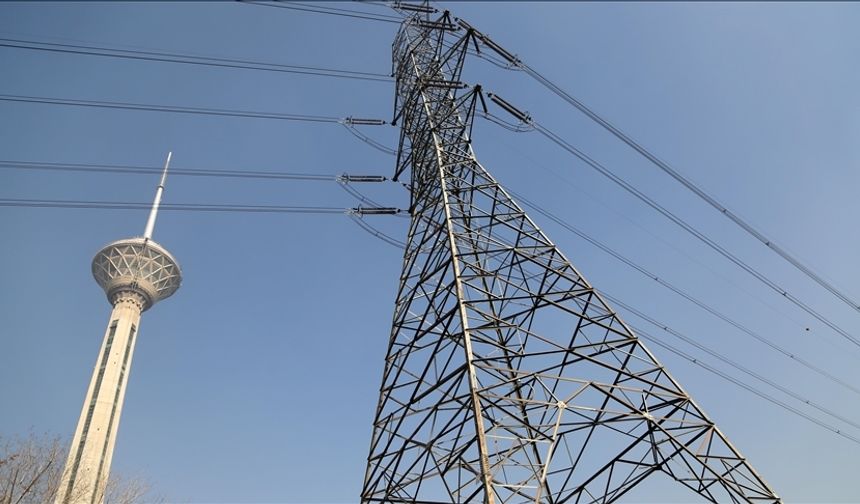 Tahran’da tasarruf kararına uymayan 160 kurumun elektriği kesildi