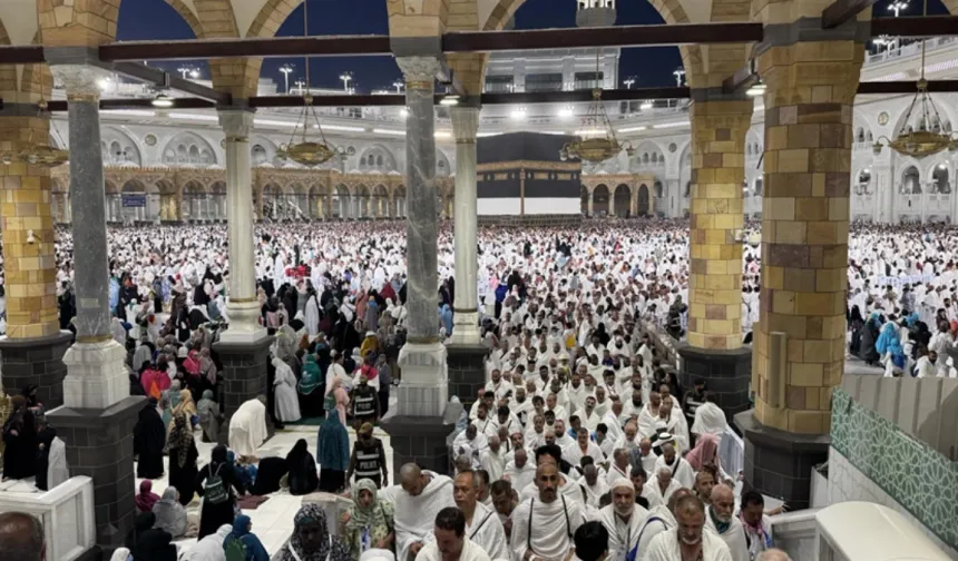 Suudi Arabistan'da 75 bini aşkın kişi hac kuralları ihlali nedeniyle geri gönderildi