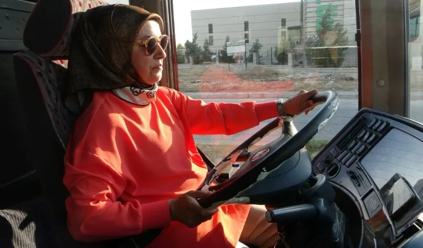 Malatya’nın ‘Şoför Nebahat’i artık otobüs direksiyonunda: 13 yıldır iş başında