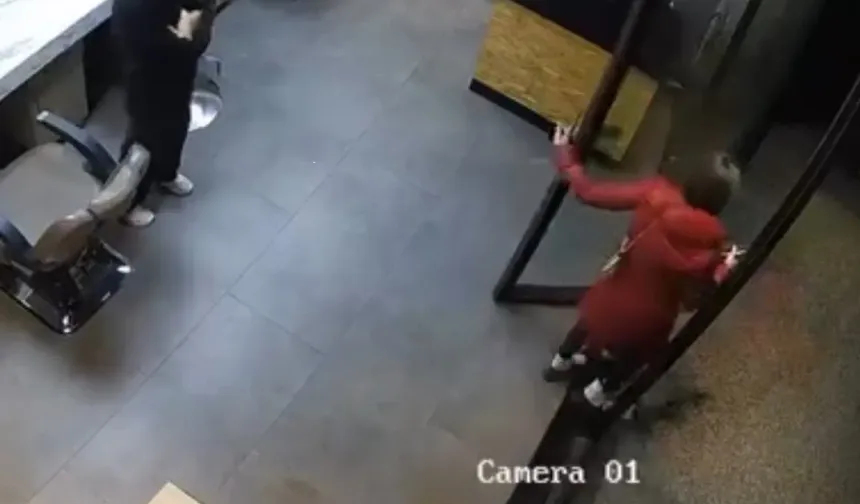 Esenyurt'ta kuaförde 3 bin TL'lik işlem yaptırıp kaçtı